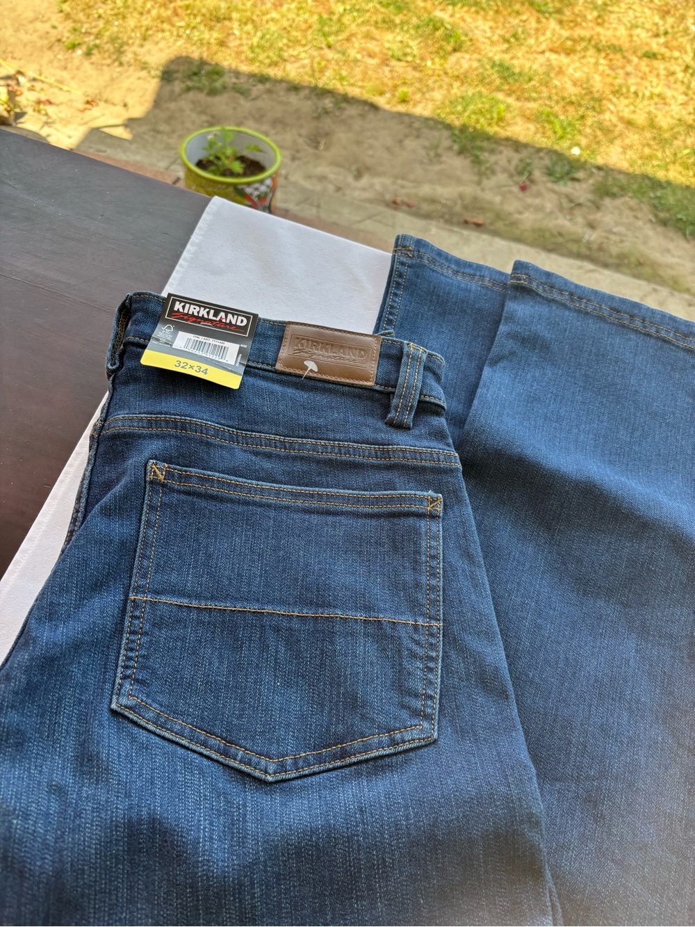 Kirkland Signature Men’s Indigo Straight-Leg Jeans